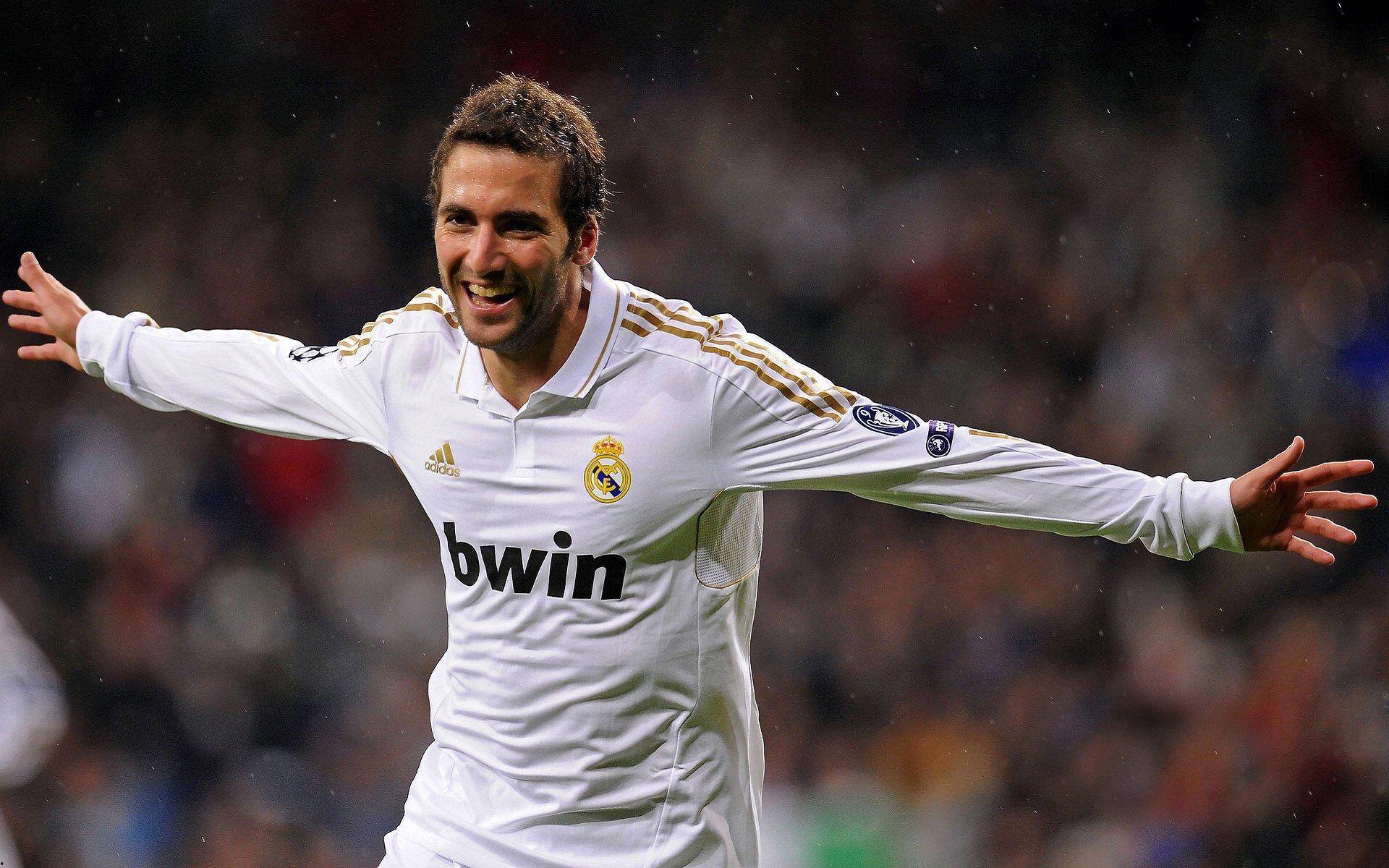 勒沃库森连战连捷稳居前列 德甲争冠格局再添变数