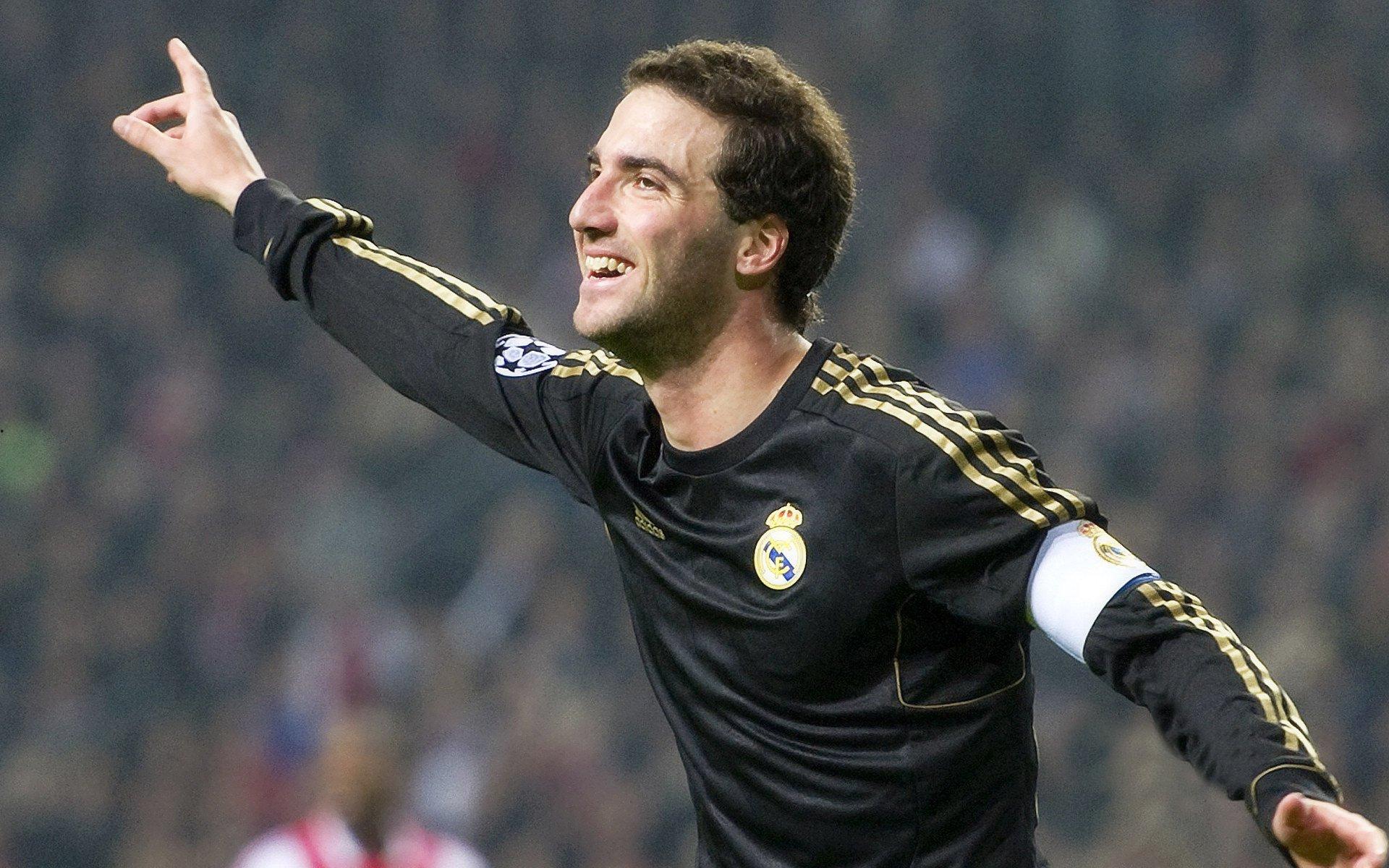 纳达尔强势回归红土赛场 法网前景引热议